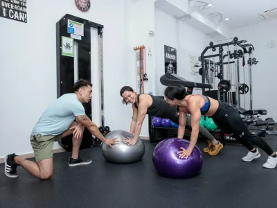 Buddy-training_Adam-Arwyn-Sam-scaled-1.webp